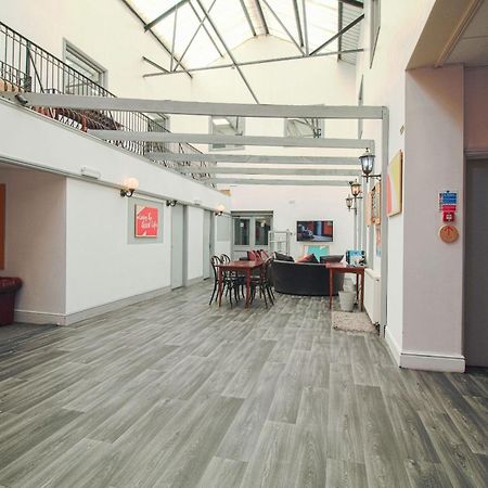 Oyo Hotel Clamart Сканторп Экстерьер фото