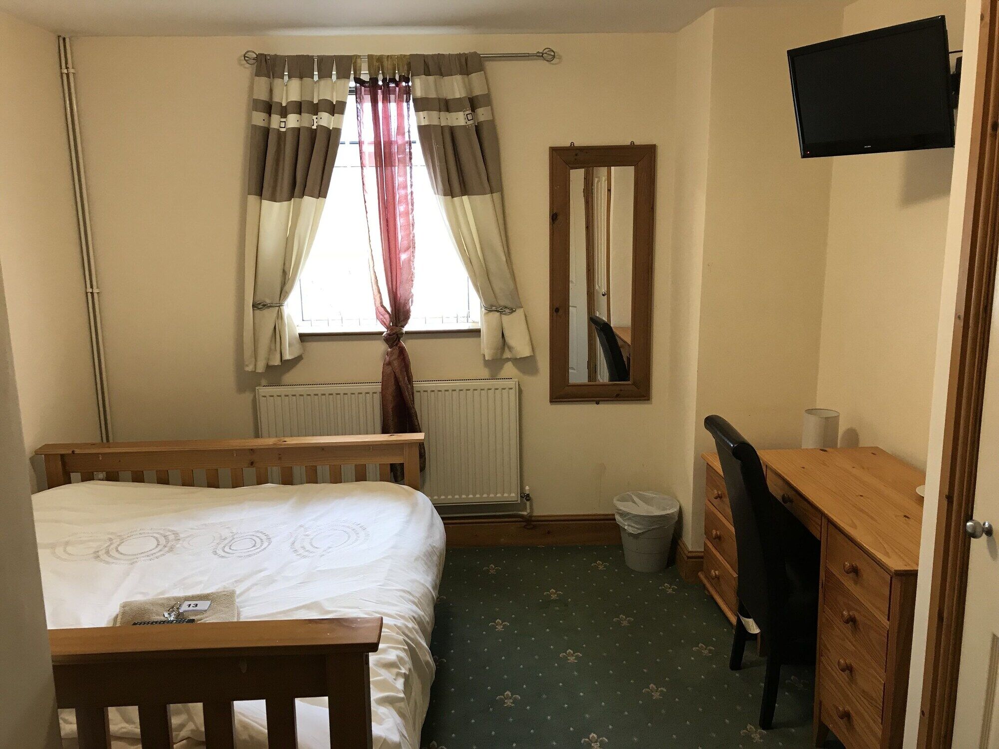 Oyo Hotel Clamart Сканторп Экстерьер фото